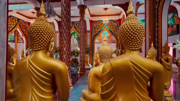 Vackert Inredda Meditationsrum Hall Nedanför Storslagen Pagoda Wat Chalong Phuket — Stockvideo