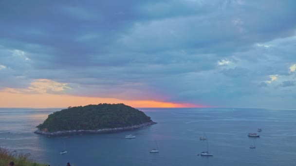 Geweldige Zonsondergang Hemel Boven Oceaan Met Schepen Boten — Stockvideo