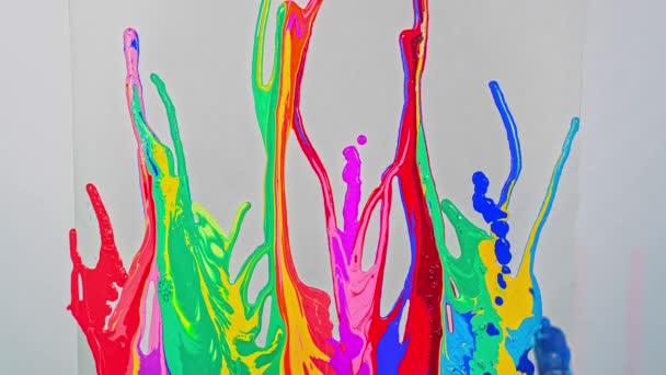 Laps Temps Peinture Colorée Coulant Sur Papier Blanc — Video