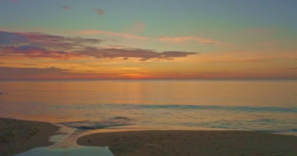 Luchtfoto Verbazingwekkende Kleurrijke Wolk Mooie Hemel Bij Zonsondergang Zon Aan — Stockvideo