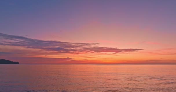 Incroyable Ciel Coloré Dans Magnifique Coucher Soleil Sur Surface Mer — Video