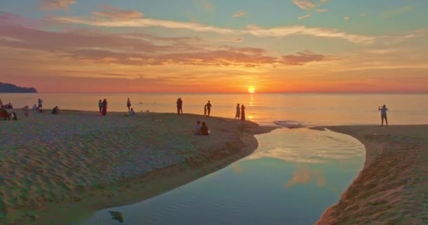 Aerial View Winding Canal Sandy Beach Tourists Watch Sun Set — Stock Video