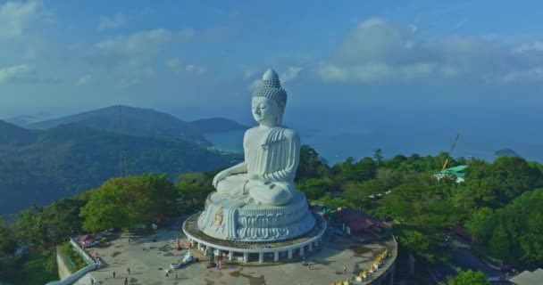 Gyönyörű Buddha Szobor Légi Felvétel Phuket — Stock videók