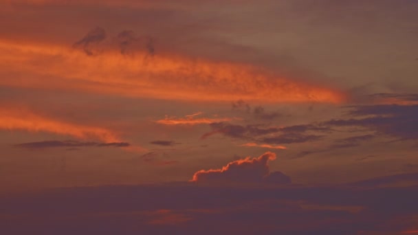 Increíble Nube Naranja Brillante Cielo Azul Atardecer Hermosa Luz Través — Vídeos de Stock