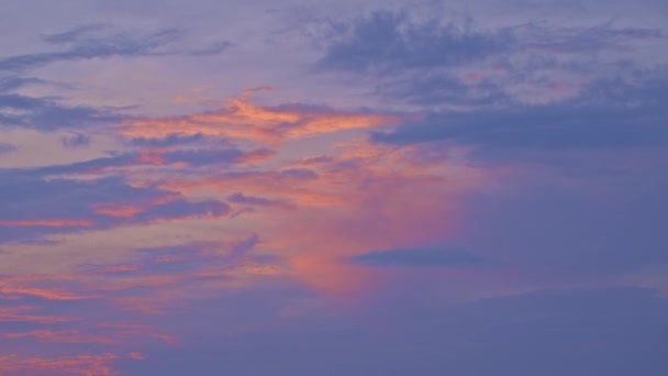 Удивительное Ярко Оранжевое Облако Голубом Небе Закате Фон Текстуры Неба — стоковое видео