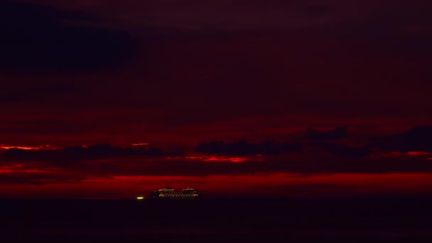 Amazing Red Sky Twilight Cruise Ship Seaa Large Cruise Ship — Stock Video