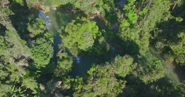 Widok Lotu Ptaka Liczne Wodospady Płyną Szerokich Stromych Klifów Wodospad — Wideo stockowe