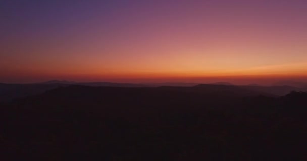 Luchtfoto Een Adembenemende Zonsondergang Schildert Lucht Met Levendige Tinten Van — Stockvideo
