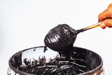 Kumaş tişörtler ve diğer malzemelerde baskı için mürekkep ya da boya.