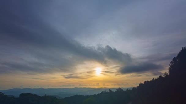 Idő Napról Napra Változik Nap Sugarai Ragyognak Felhőkön Keresztül Phu — Stock videók
