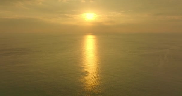 Gün Batımında Hava Manzarası Güzel Surin Plajında Phuket Gün Batımında — Stok video