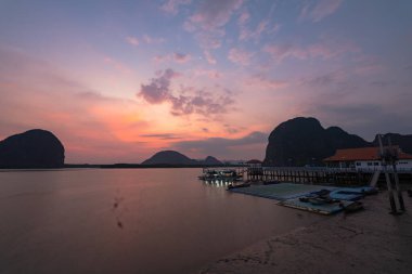 Koh Panyee, Phang Nga 'nın diğer bir turistik merkezi.