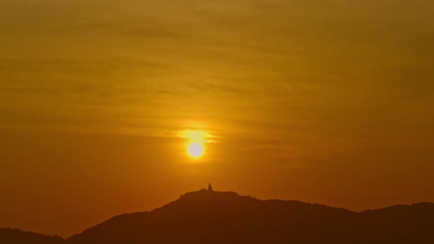 Büyük Buda Nın Üzerindeki Gökyüzü Sarı Turuncudur — Stok video