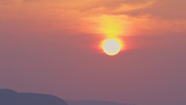 Beautiful Yellow Sun Purple Sky Mountain Sunrise — Stock Video