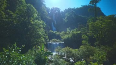 Zaman aşımı Tee Lo Su Şelalesi Tak Tayland 'ın el değmemiş güzelliği arasında yer almaktadır.
