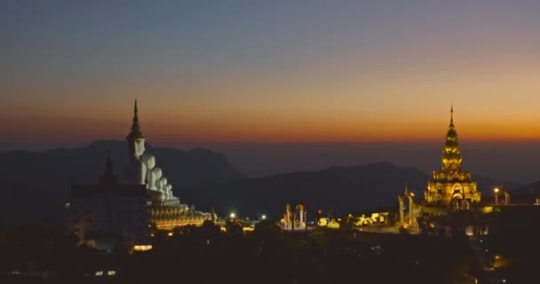 Vista Aérea Salida Del Sol Pagoda Dorada Estatua Buda Wat — Vídeos de Stock