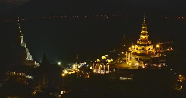 Hava Manzaralı Güzel Buda Heykeli Şafak Vakti Altın Pagoda — Stok video