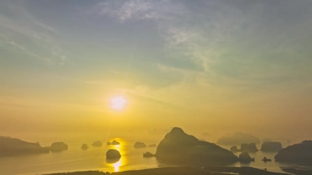Lapso Tiempo Hermoso Cielo Amanecer Impresionante Vista Hermosa Isla Phang — Vídeos de Stock