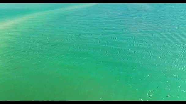 Laem Haad Beach에서 해변의 전망이 바다로 있습니다 Laem Haad Beach — 비디오