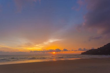 Gün batımında inanılmaz gökyüzü