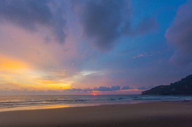Gün batımında inanılmaz gökyüzü