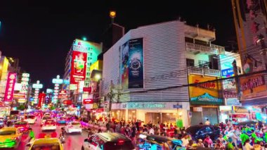 Bangkok, Tayland-Haziran, 13. 2024: Yaowarat bölgesi, dünyanın dört bir yanındaki ünlü film ve müzik videoları için bir çekim yeri. Gece Bangkok 'ta yapılacak en iyi şeyleri keşfedin.