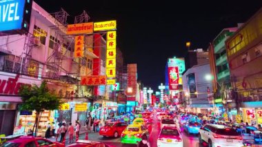 Bangkok, Tayland-13 Haziran 2024: Bangkok 'taki en büyük Çin Mahallesi, alışveriş ve cazip mutfağıyla ünlüdür ve filmler ve müzik videoları için en iyi çekim yeridir.