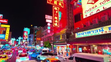 Bangkok, Tayland-Haziran, 13. 2024: Yaowarat bölgesi, dünyanın dört bir yanındaki ünlü film ve müzik videoları için bir çekim yeri. Gece Bangkok 'ta yapılacak en iyi şeyleri keşfedin.