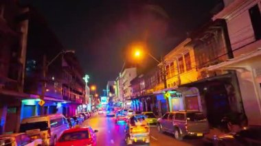 Bangkok, Tayland-13 Haziran 2024: Bangkok 'taki en büyük Çin Mahallesi, alışveriş ve cazip mutfağıyla ünlüdür ve filmler ve müzik videoları için en iyi çekim yeridir.