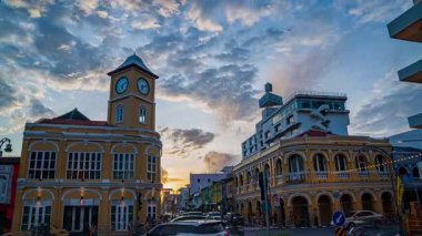 Phuket Town 'da yeni yıl kutlamaları için dekore edilmiş eski binalar
