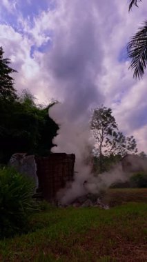 Fang Chiang Mai Tropikal Ormanında Doğal Sıcak Bahar 