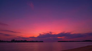 Sarasin Köprüsü 'nde zaman su gibi akıp geçiyor.