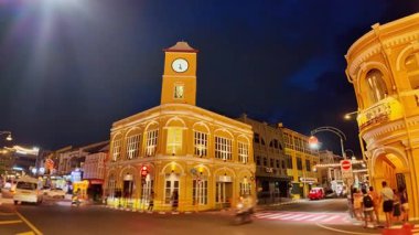 Phuket Town 'daki Charter Kavşağı' nda çok güzel eski binalar var ve bir dönüm noktasıdır.