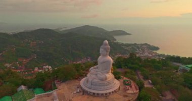 Gün batımında Phuket Büyük Buda 'nın hava manzarası