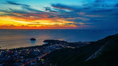 Phuket Büyük Buda 'nın çarpıcı günbatımında havadan hiper bakış açısı