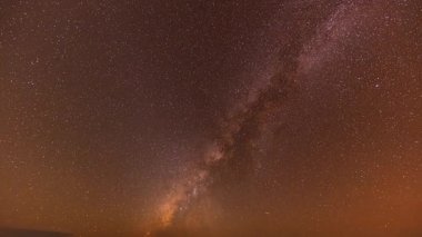 Tayland 'ın kuzeyindeki dağda Samanyolu' nun zaman aşımı