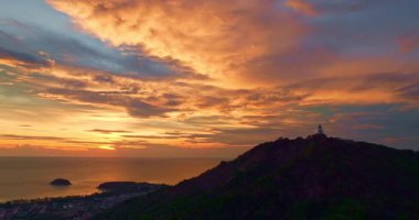 Koh Phangan Tayland adasında gün batımı