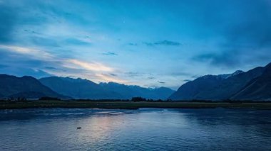 Dağların güzel manzarası