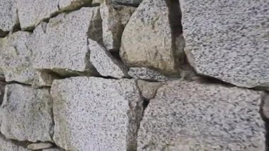 Antik evin kaya duvarı, kapat 