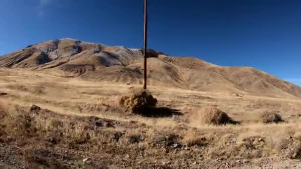 Kör Den Höga Öknen Nevada Med Den Fantastiska Fairview Peaks — Stockvideo