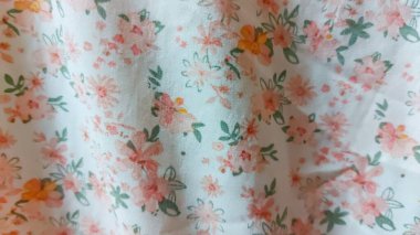 Bahçedeki güzel çiçekler