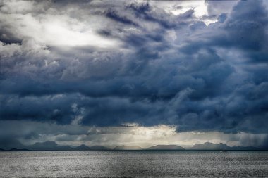Tayland 'da bulutlar dramatik