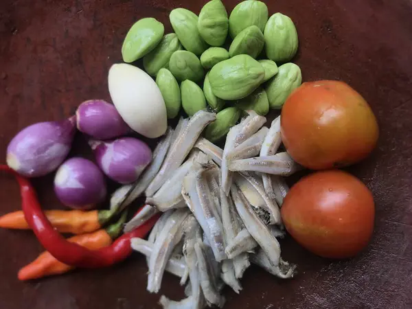 Lezzetli Asya yemeklerinin yakın görüntüsü