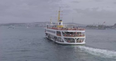 İstanbul 'da İstanbul Boğazı' na giden yolcu feribotu.