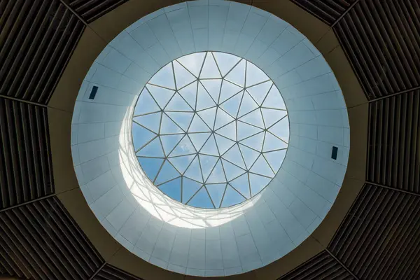 Gökyüzü manzaralı Geometrik Cam Kubbe