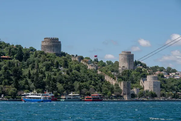 Boğaz sularından Rumeli Kalesinin Manzarası