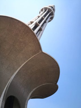Pakistan 'ın Bağımsızlık Bildirgesi' nin 1940 yılında kabul edildiği Minar-e-Pakistan.