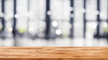Boş ahşap masa ve bulanık ofis salonu iç plan, ürün görüntüleme montajı.