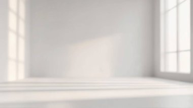 Boş Oda Arkaplanındaki Beyaz Duvara Güneş Işığı Gölgeleri Döküyor