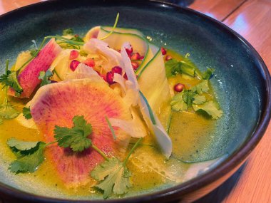 Maastricht, Limburg 'daki Rubber Duck Store' da Plush Yellow Ducks Duvar Görüntüsü